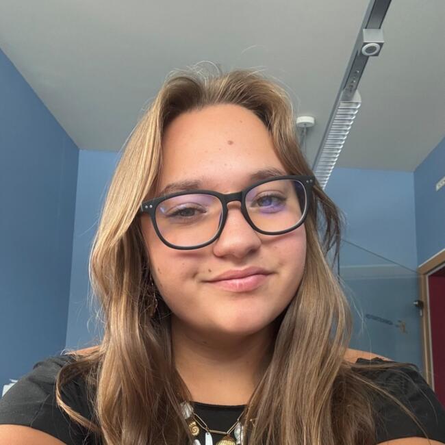 Babysitter in Mons: Charlotte