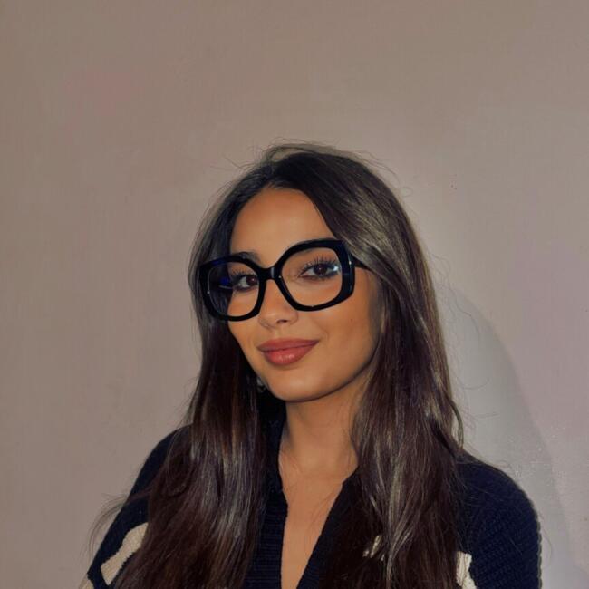 Babysitter in Antibes: Eya