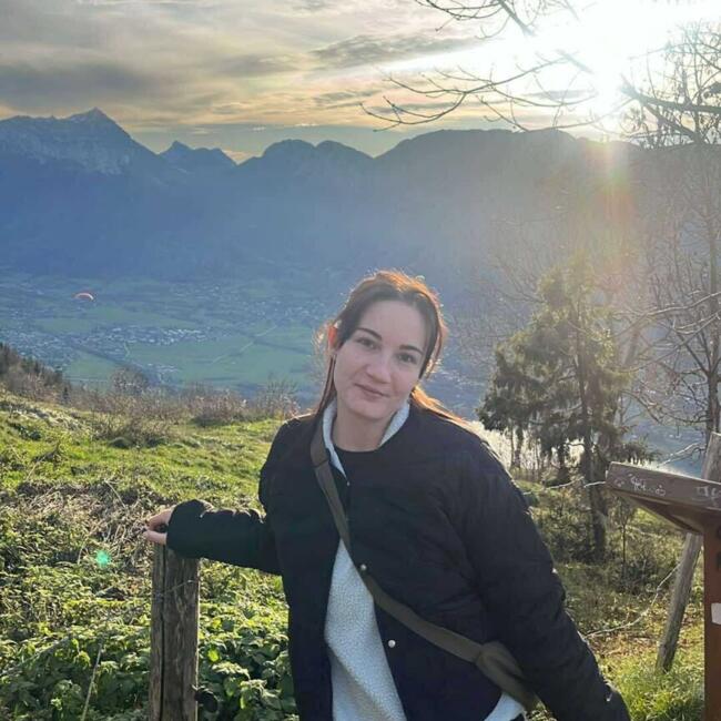 Babysitter in Genay: Victoria