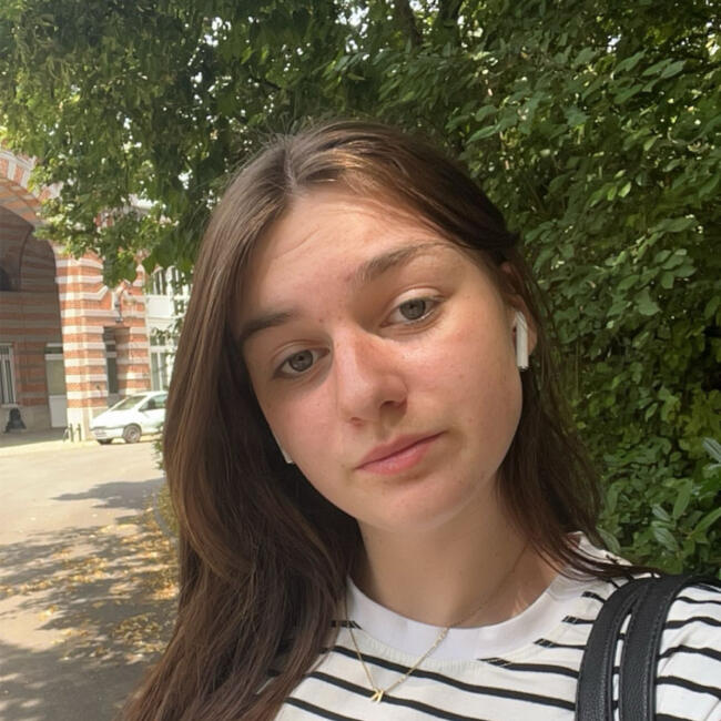 Babysitter in Avenay-Val-d'Or: Agathe