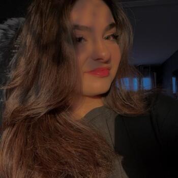 Babysitter in Rouen: Ava