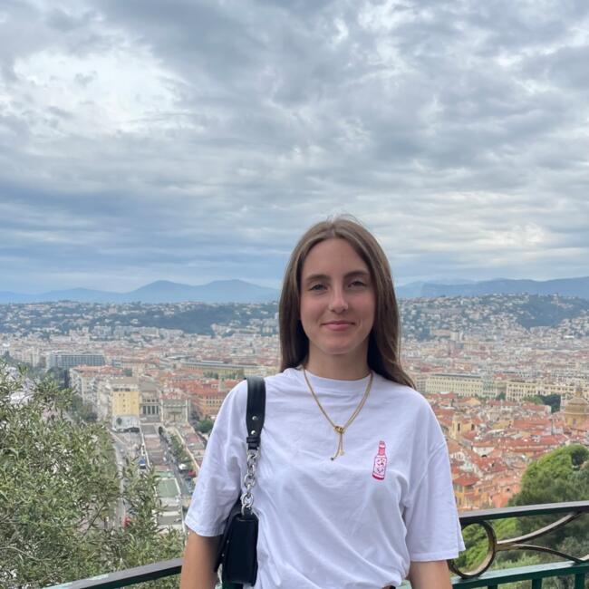 Babysitter in Clermont-Ferrand: Jeanne