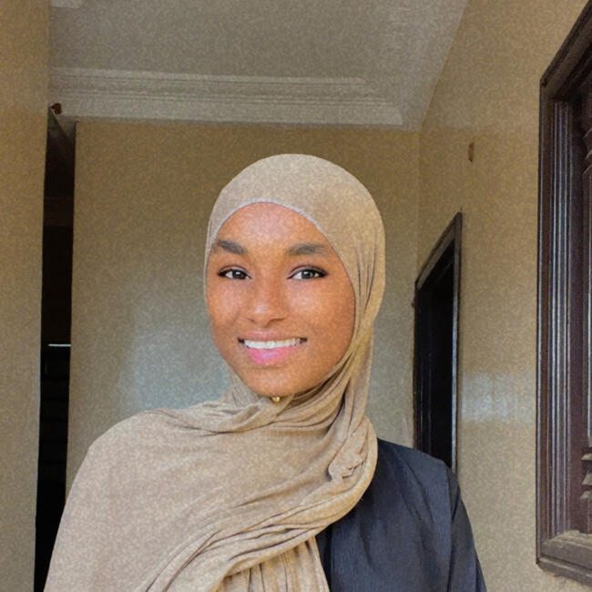 Babysitter in Bordeaux: Bineta Baila