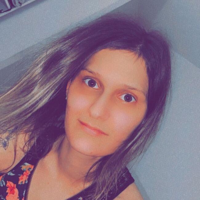 Babysitter in Bruay-la-Buissière: Priscillia