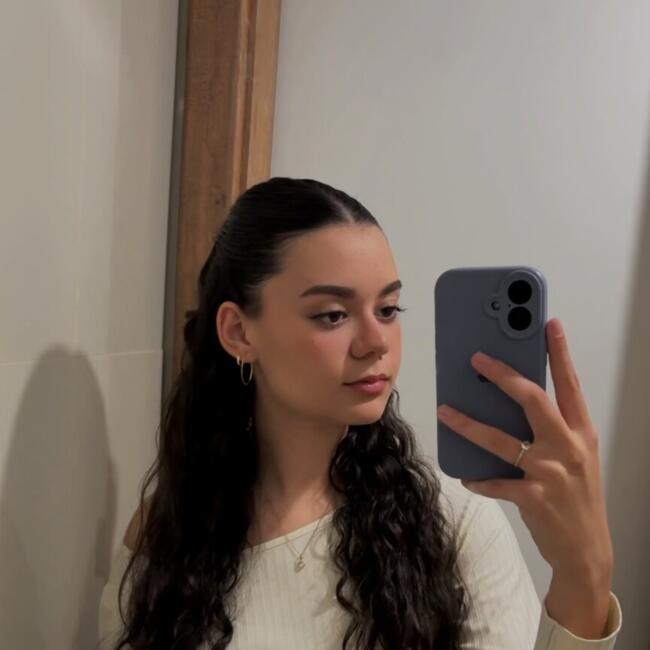 Babysitter in Ribeirão das Neves: Letícia