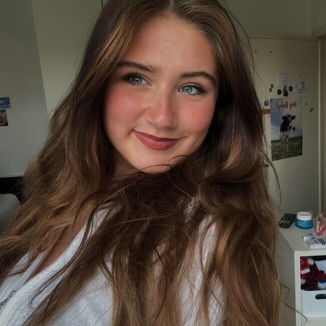 Babysitter in Torhout: Camille