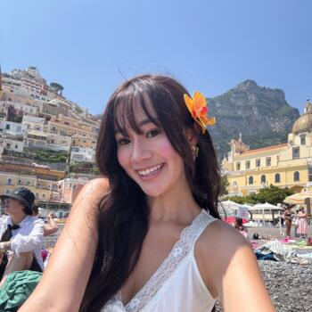 Babysitter in Singapore Island: Tricia