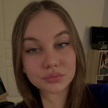 Babysitter in Parthenay: Lea