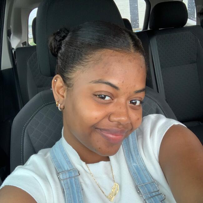 Babysitter in Tamarin: Camille