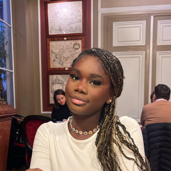 Babysitter in Douai: Madina