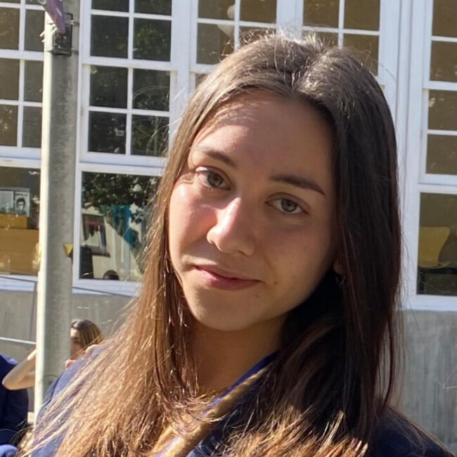 Babysitter in Oleiros: Claudia