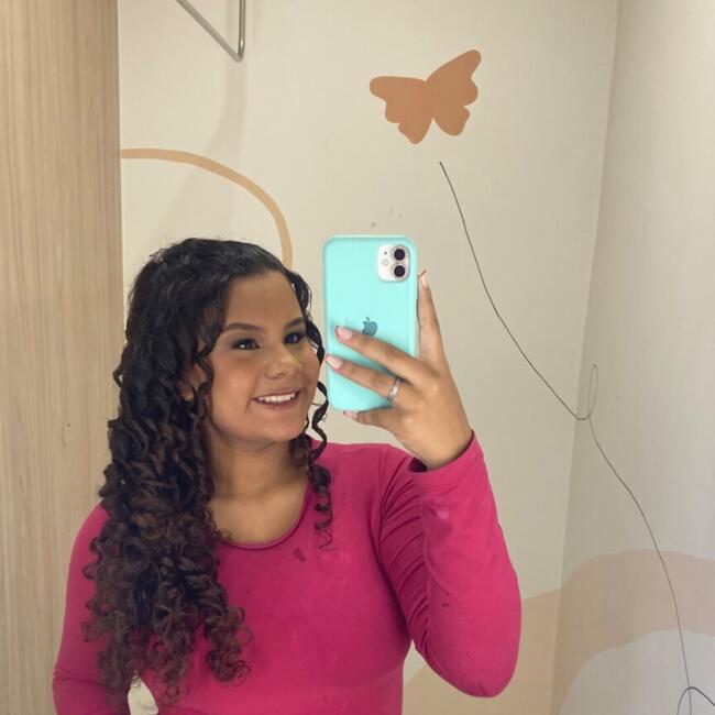 Babysitter in Herval d'Oeste: Naiara