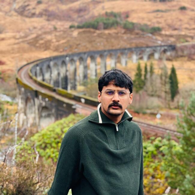 Babysitter in London: SUMITHRAN