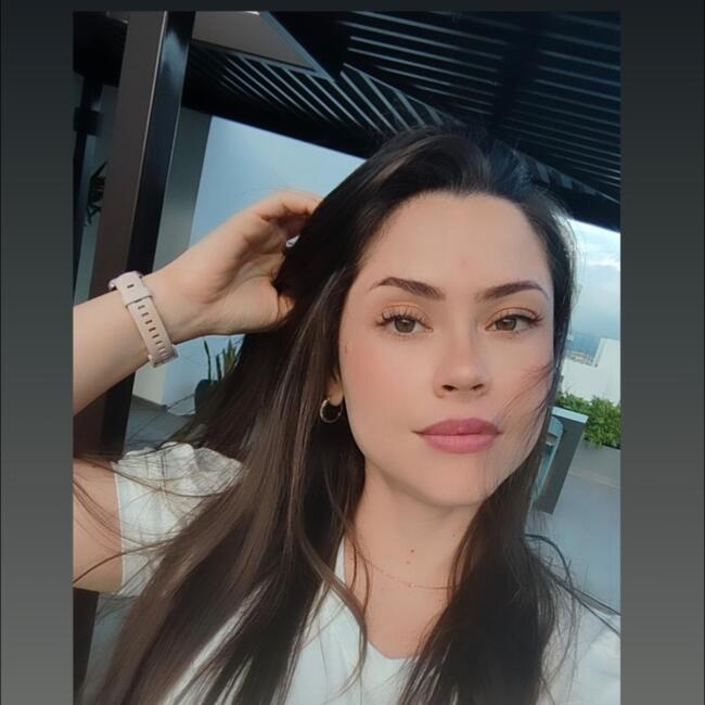 Trabajo para niñera en San José: Karolina