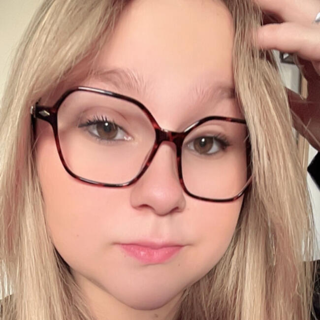 Babysitter in Berck: Lola