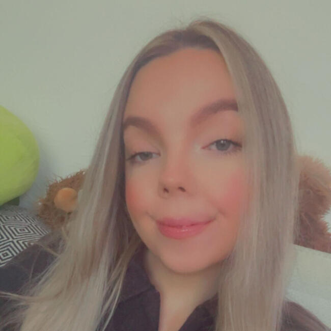 Babysitter in Birmingham: Chloe