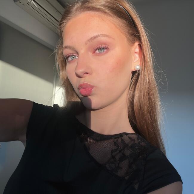 Babysitter in Matke: Lana