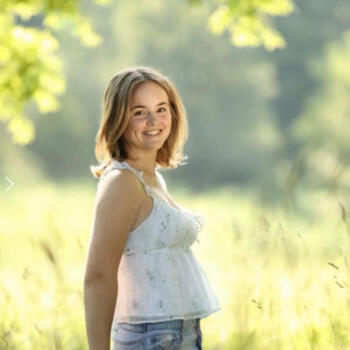 Babysitter in Beverly Hills (Michigan): Elizabeth