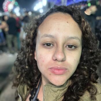 Babysitter Mogi das Cruzes: Larissa