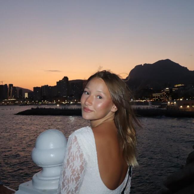 Babysitter in Satigny: Mackenzie