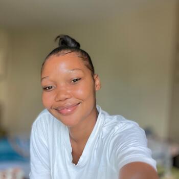 Babysitter in Centurion: Renia