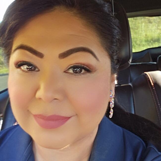 Babysitter in Mira Loma: Leticia