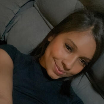 Babá em Brasília: Denise