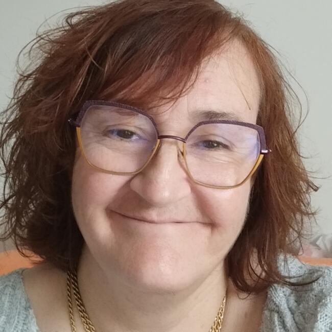 Babysitter in Ayse: Cécile