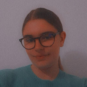 Babysitter in Aubers: Justine