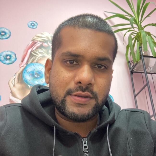 बंगलौर में बेबीसिटिंग की नौकरी: Umair