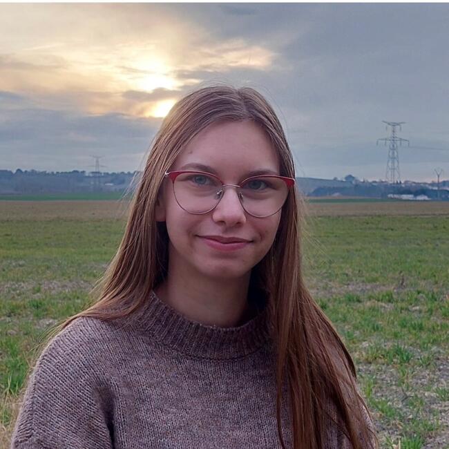 Babysitter in Villers-Marmery: Lucy