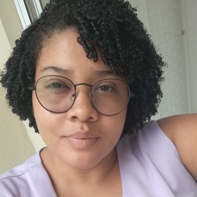 Babysitter in Salvador: Juliana