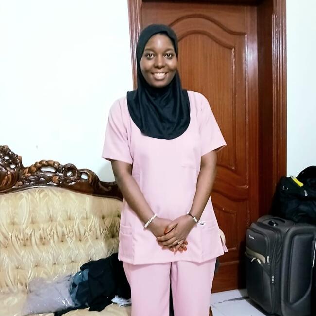 جليسة أطفال في جدة: AMINAH