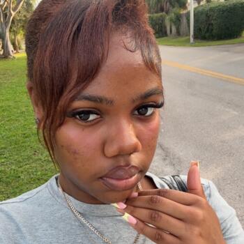 Babysitter Fort Lauderdale: Leanna