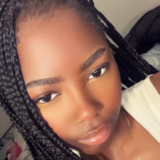Babysitter in Yerres: Thycia