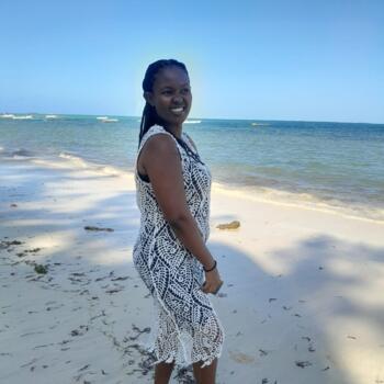 Babysitter Mombasa: Agnes