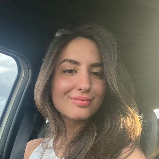 Babysitter in Brasília: Raíssa