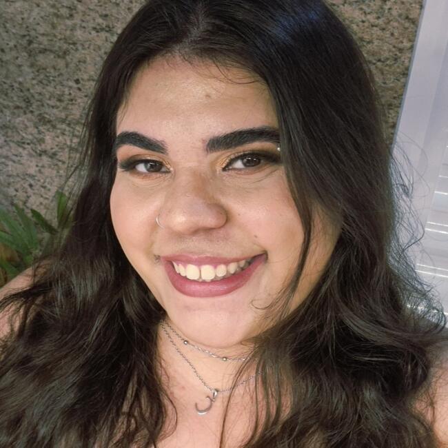 Babá em Londrina: Caroline