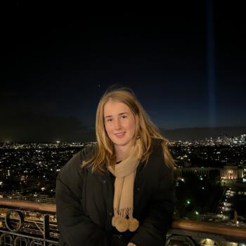 Babysitter in Hobart: Chloe