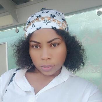 Nanny Al Wakrah: Bidemi