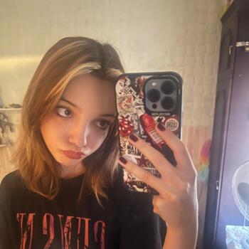 Babysitter in Budapest: Kiara