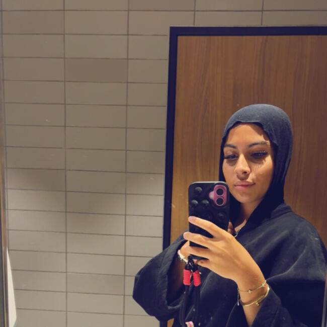 Babysitter in Aubagne: Yakin