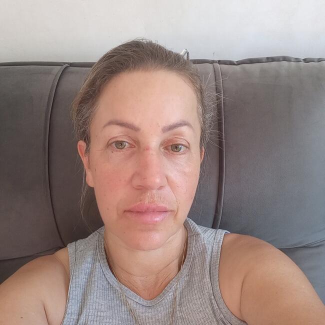 Babá em Colombo: Sidneia