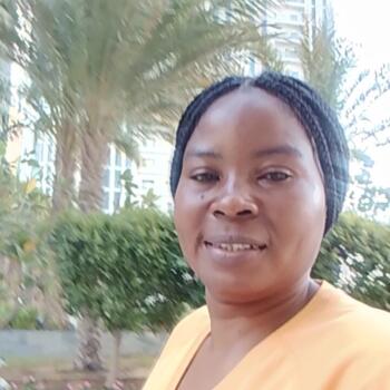Nanny in Sharjah city: Christine