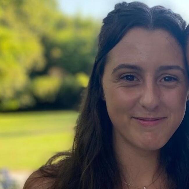 Babysitter in Urcuit: Mathilda