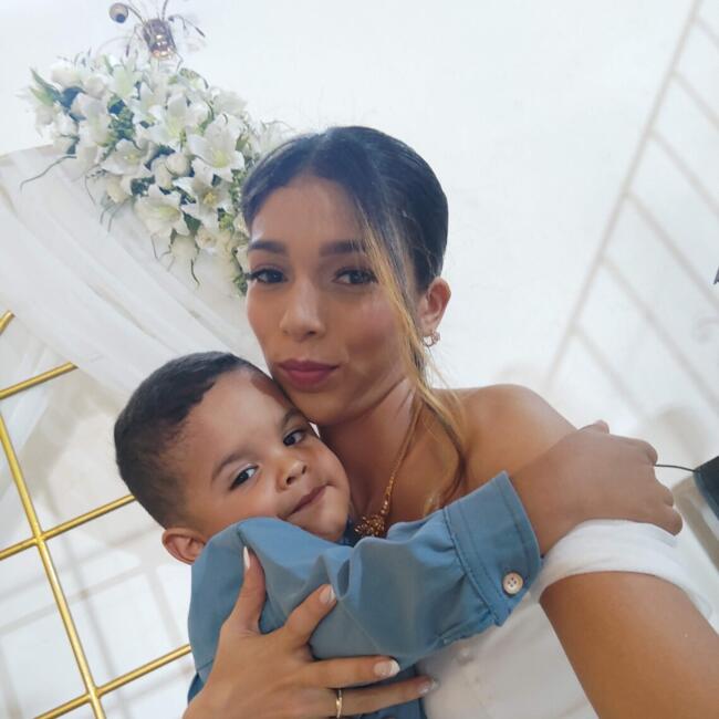 Babysitter in Chicago: Elenny Sánchez