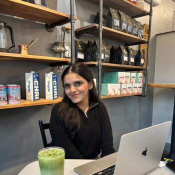 Babysitter Edmonton: Zainab