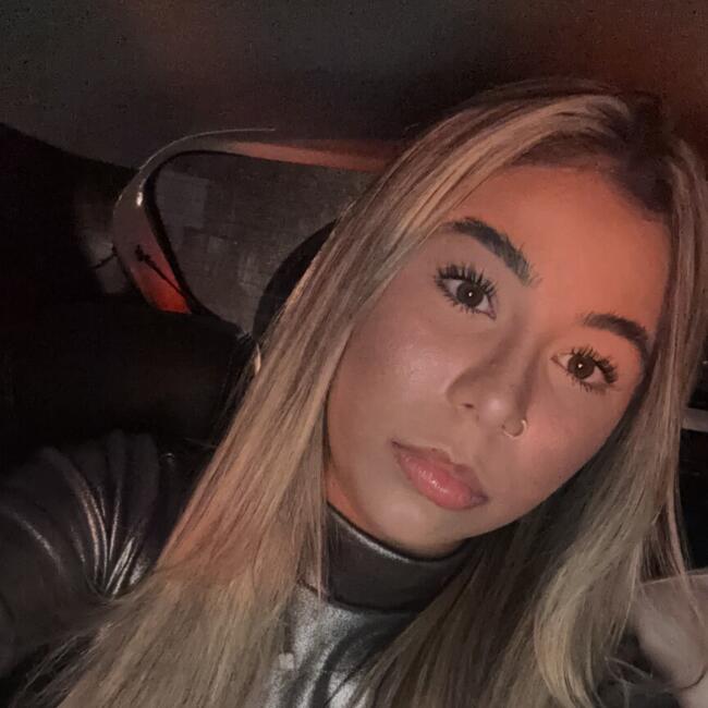 Babysitter in Goiânia: Mel
