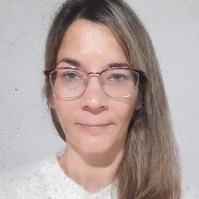 Babysitter in Salinas: Valeria Elizabeth