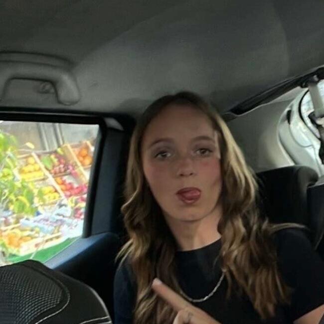 Babysitter in Rognes: Anais